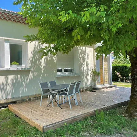 Casa de Férias Aux Lagerstroemias Bergerac