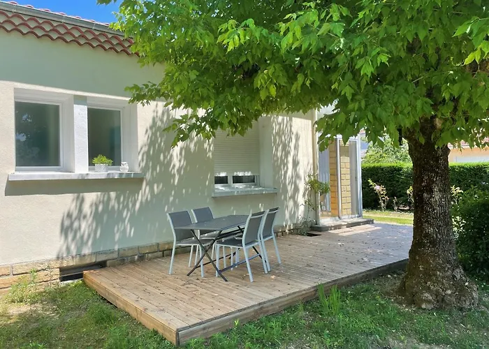 Semesterbostad Aux Lagerstroemias Bergerac